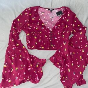 BRAND NEW!!! FLORAL BURGUNDY CROP TOP W DEEP VNECK